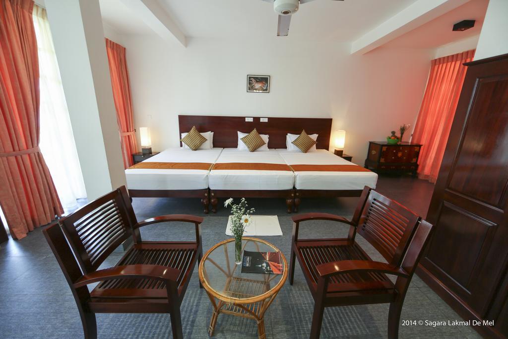 Hotel Marina Bentota Esterno foto